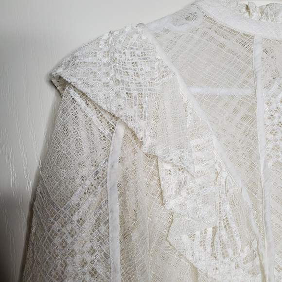 Lace Top with Ruffle Design - Picture 4 of 7